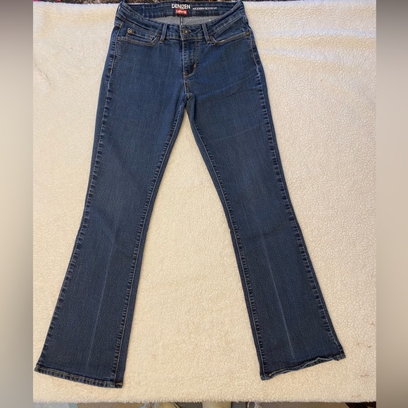 LEVI’S MODERN BOOTCUT JEAN. - Picture 2 of 15